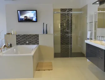 Bad der Badausstellung von Lodewick.