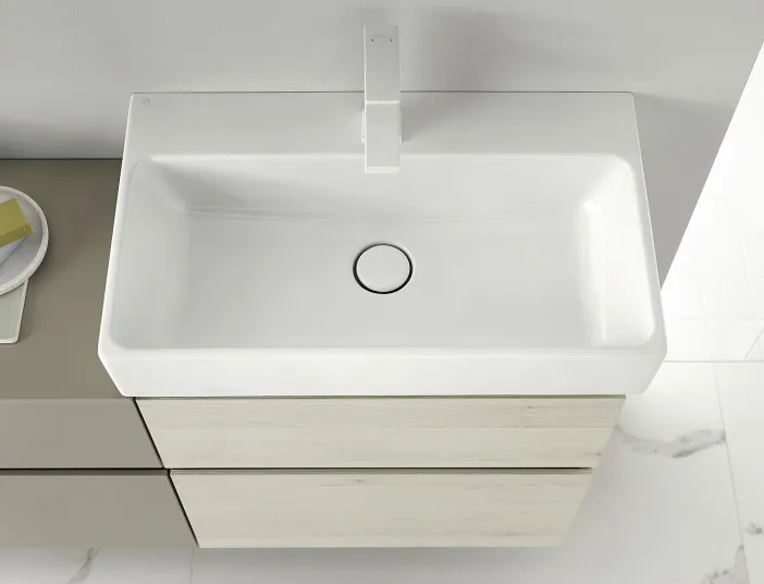 Kleiner Gästebad-Waschtisch in Keramik aus der Kollektion Lin20 von burgbad.